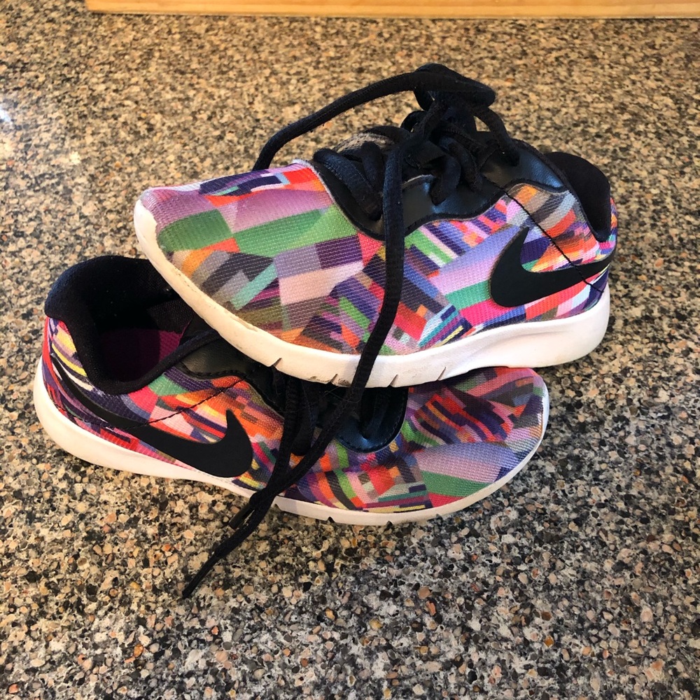 Little girls nike shoes